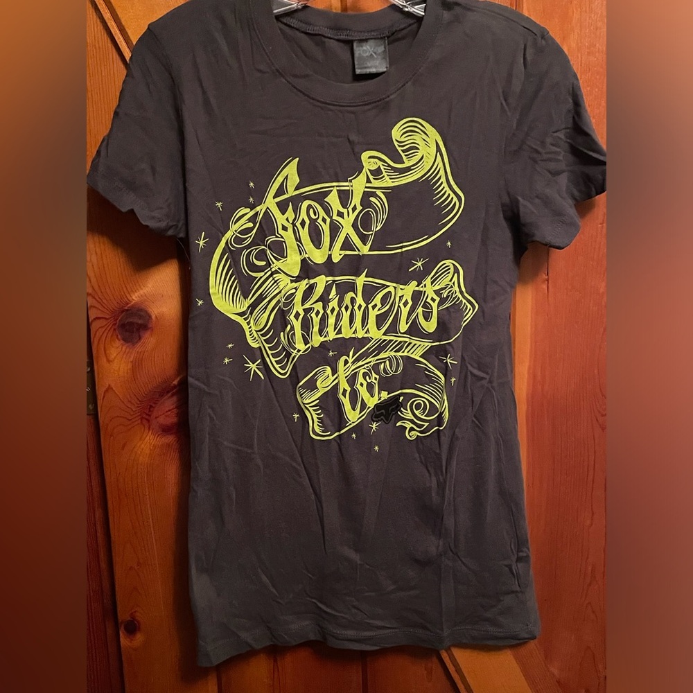 Fox women’s t-shirt size large. Grey. New without tags.